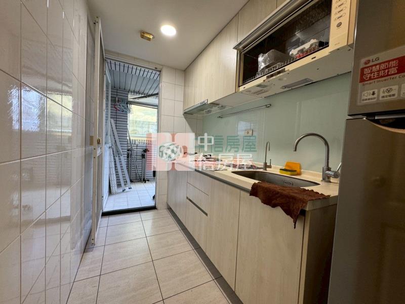 中山醫歌德堡大四房-雙坡平大車位房屋室內格局與周邊環境