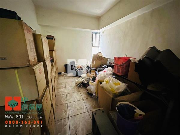 皇品酒店旁邊店面住家房屋室內格局與周邊環境