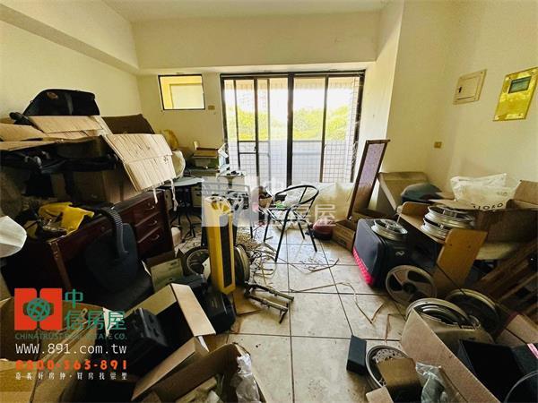 皇品酒店旁邊店面住家房屋室內格局與周邊環境