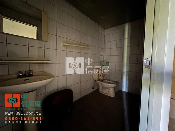 皇品酒店旁邊店面住家房屋室內格局與周邊環境