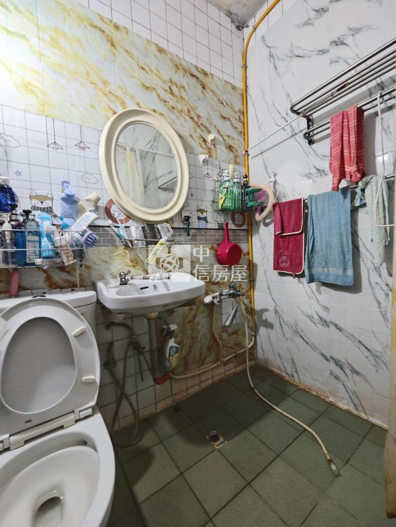 大里立新學區孝親雙車透天房屋室內格局與周邊環境