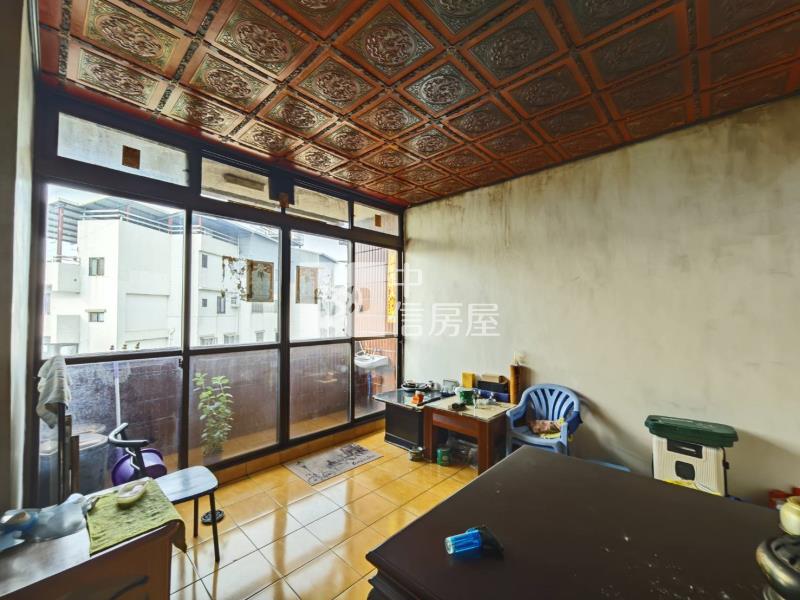 大里立新學區孝親雙車透天房屋室內格局與周邊環境