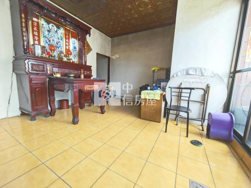 大里立新學區孝親雙車透天房屋室內格局與周邊環境