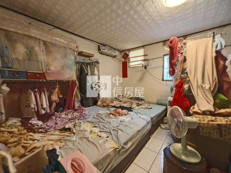 大里立新學區孝親雙車透天房屋室內格局與周邊環境