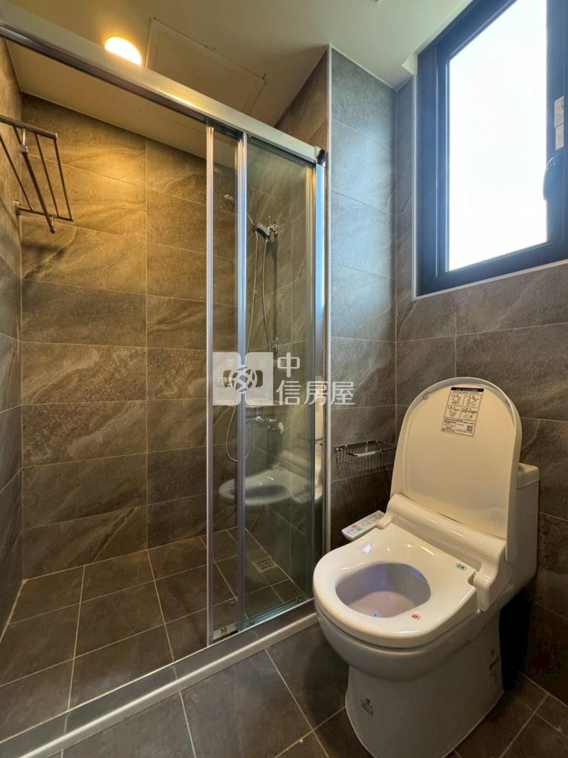 斗南合總君悅三房平車景觀大樓房屋室內格局與周邊環境