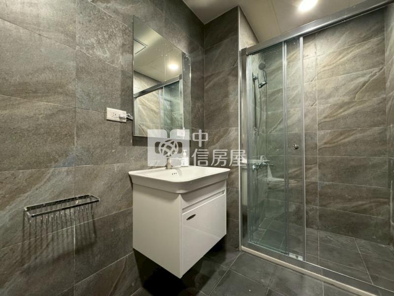 斗南合總君悅三房平車景觀大樓房屋室內格局與周邊環境