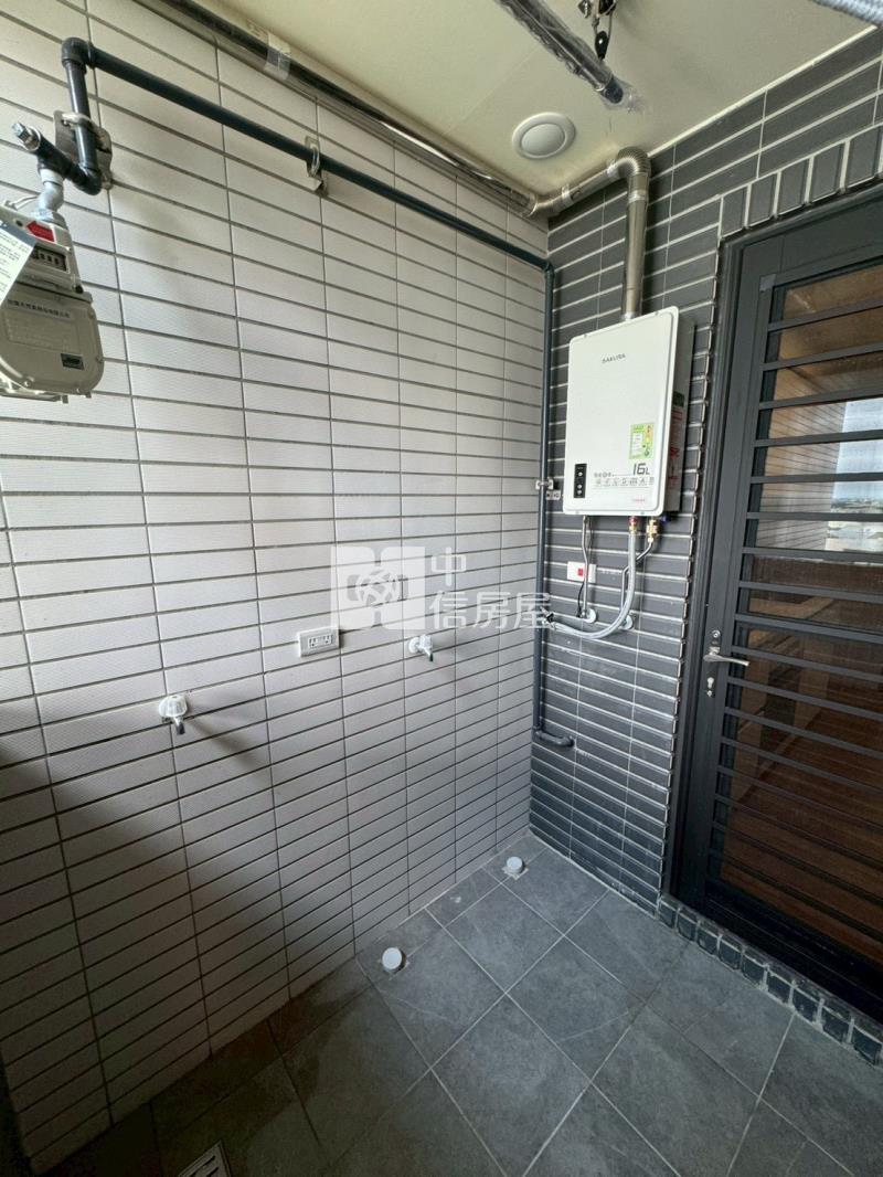 斗南合總君悅三房平車景觀大樓房屋室內格局與周邊環境