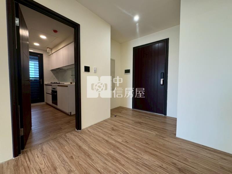 斗南合總君悅三房平車景觀大樓房屋室內格局與周邊環境