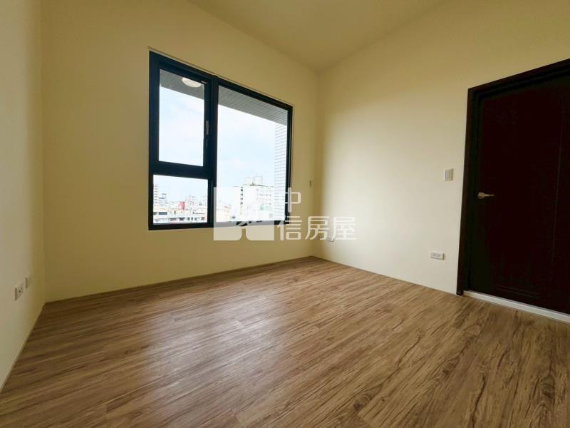 斗南合總君悅三房平車景觀大樓房屋室內格局與周邊環境