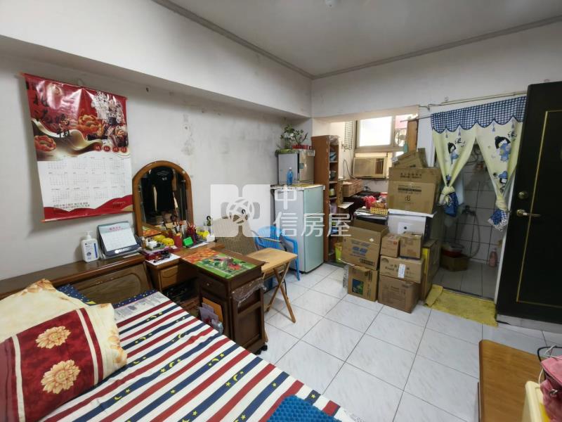 台中車站*綠川大廈*電梯大套房.房屋室內格局與周邊環境