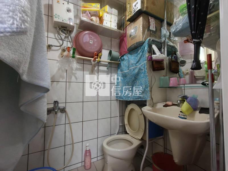 台中車站*綠川大廈*電梯大套房.房屋室內格局與周邊環境