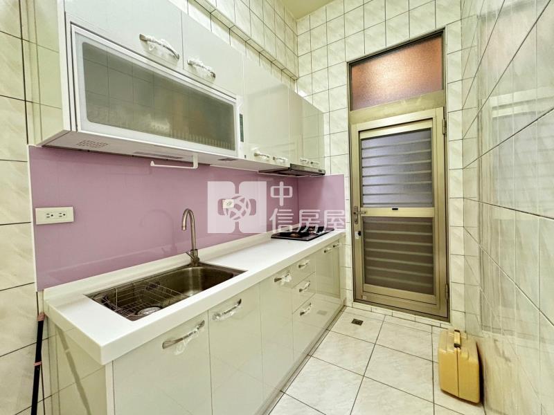 長億城明亮美三房+車位房屋室內格局與周邊環境