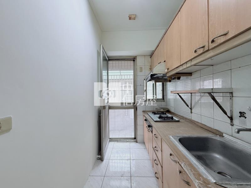 御品名邸三房電寓房屋室內格局與周邊環境