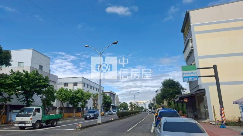 南崗工業區大面寬丁建廠房房屋室內格局與周邊環境