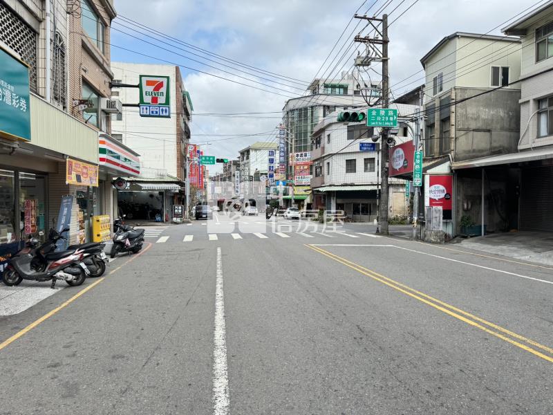 正金陵路透店房屋室內格局與周邊環境