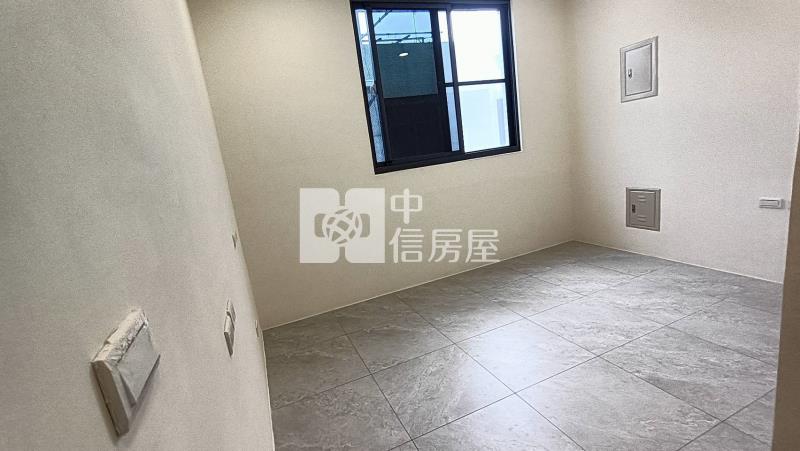 陽明商圈翻新車庫透天房屋室內格局與周邊環境