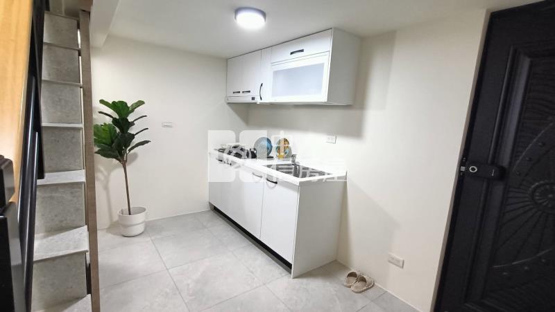 陽明商圈翻新車庫透天房屋室內格局與周邊環境