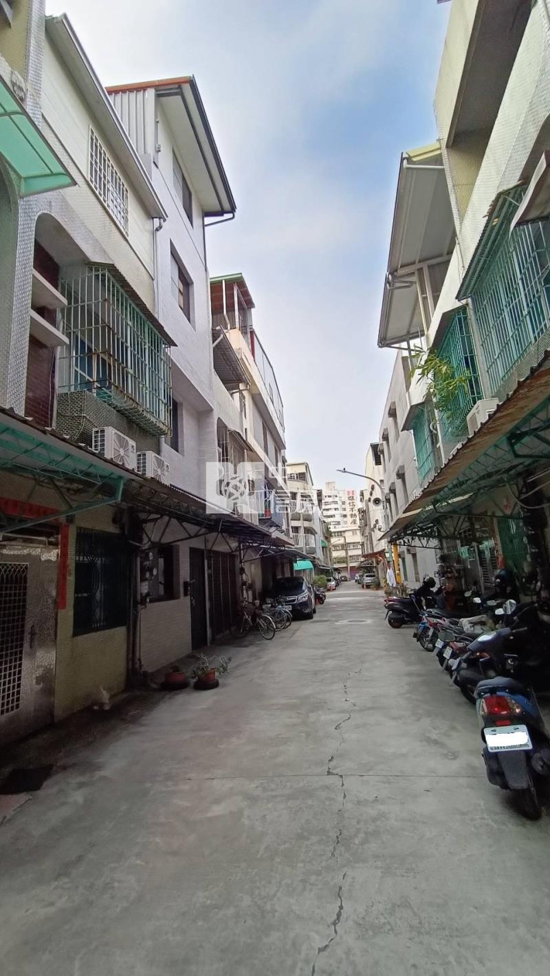 陽明商圈翻新車庫透天房屋室內格局與周邊環境