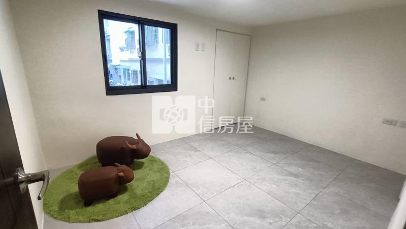 陽明商圈翻新車庫透天房屋室內格局與周邊環境