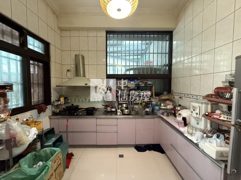 烏日高鐵震後臨路別墅房屋室內格局與周邊環境