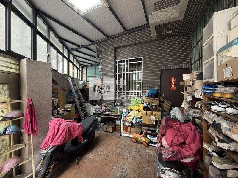 烏日高鐵震後臨路別墅房屋室內格局與周邊環境