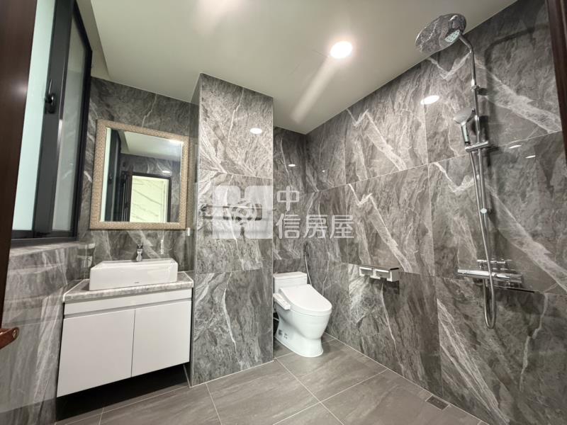 葳格旁全新未住角間電梯店面房屋室內格局與周邊環境