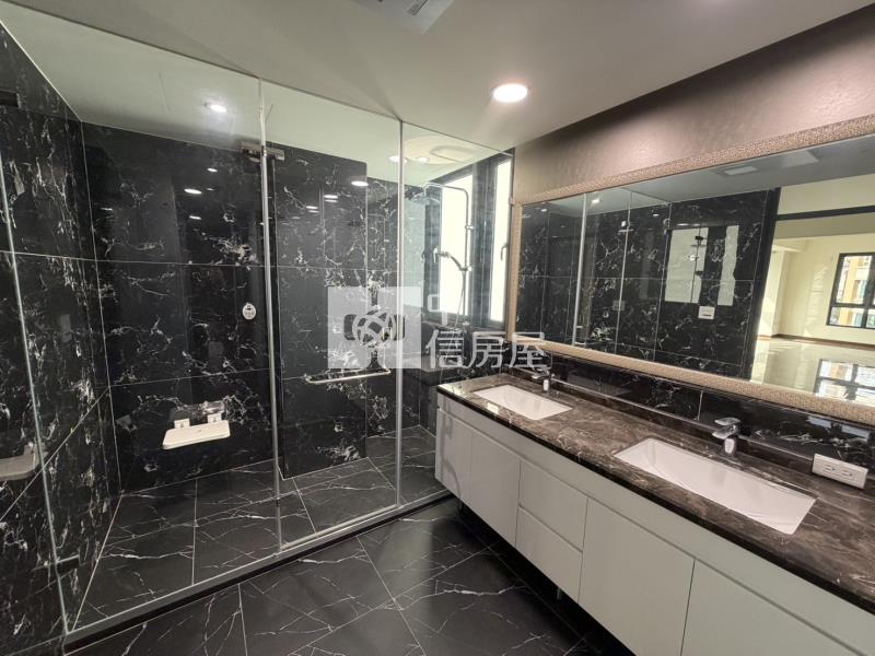 葳格旁全新未住角間電梯店面房屋室內格局與周邊環境