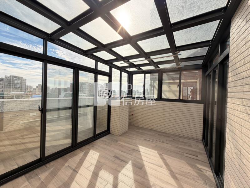 葳格旁全新未住角間電梯店面房屋室內格局與周邊環境