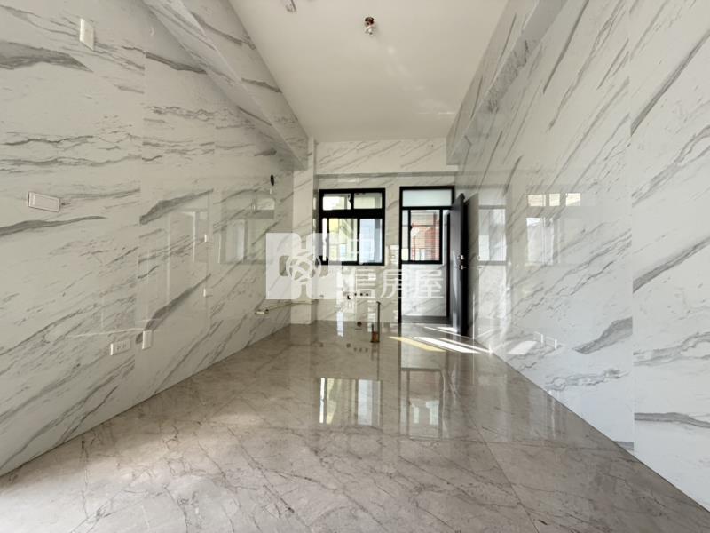 葳格旁全新未住角間電梯店面房屋室內格局與周邊環境