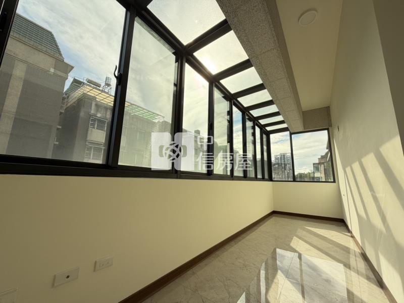 葳格旁全新未住角間電梯店面房屋室內格局與周邊環境