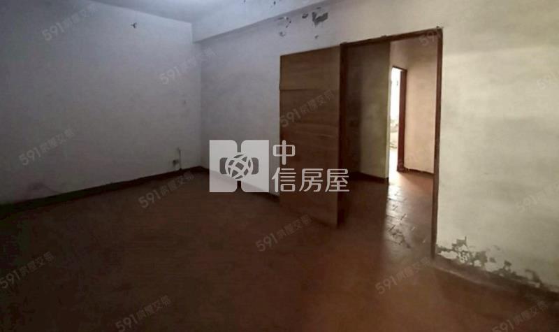 民富路透天房屋室內格局與周邊環境