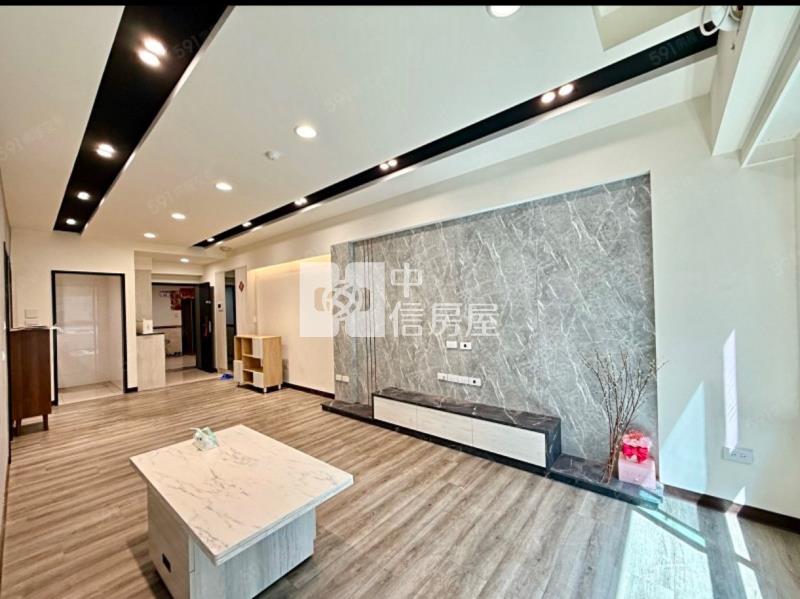 近捷運綠光城市閱美館兩房車房屋室內格局與周邊環境