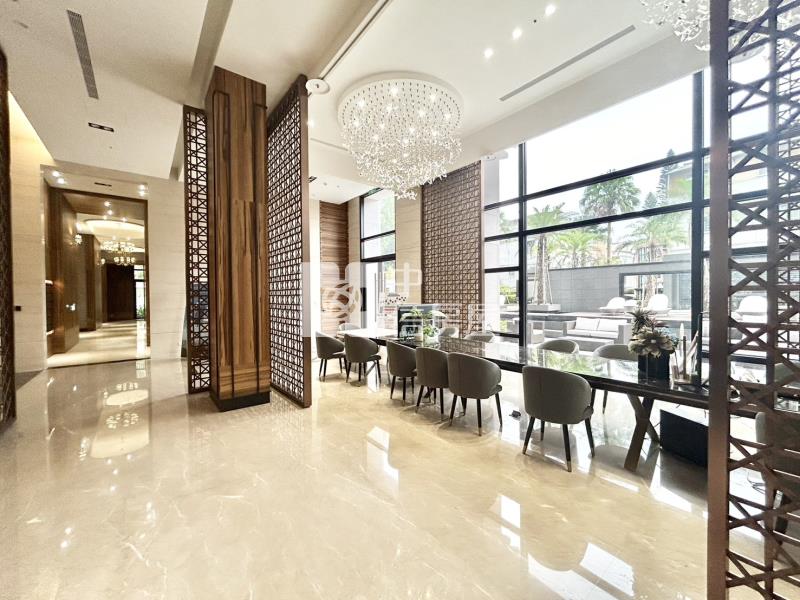 法吉歐里二房車位華廈房屋室內格局與周邊環境