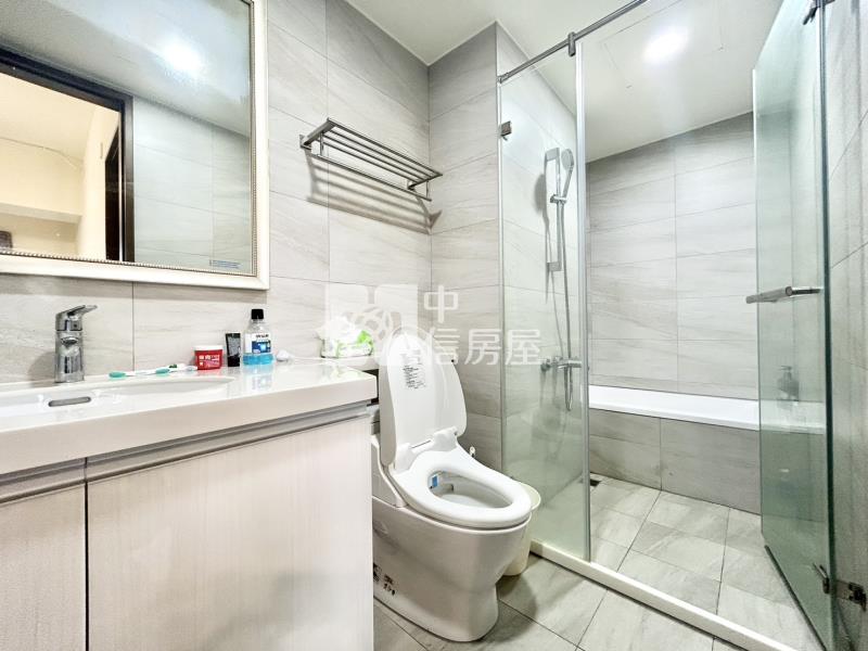 法吉歐里二房車位華廈房屋室內格局與周邊環境