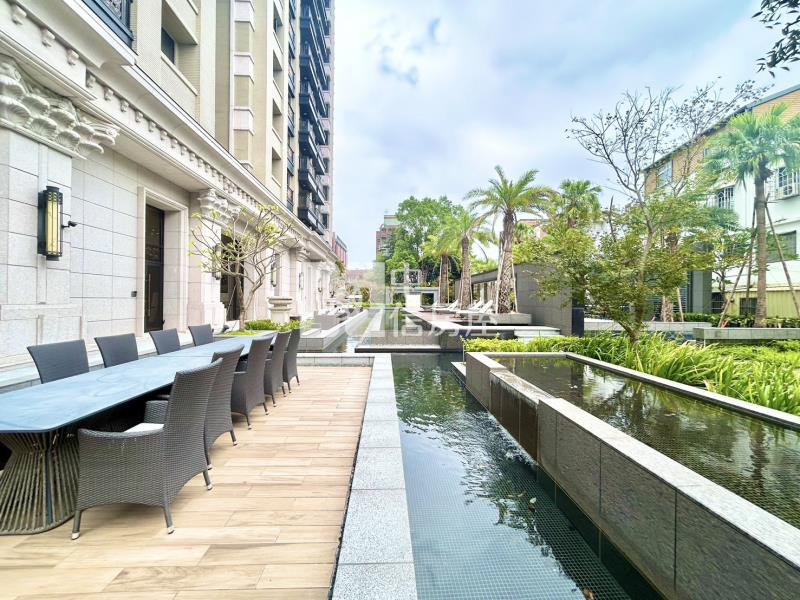 法吉歐里二房車位華廈房屋室內格局與周邊環境