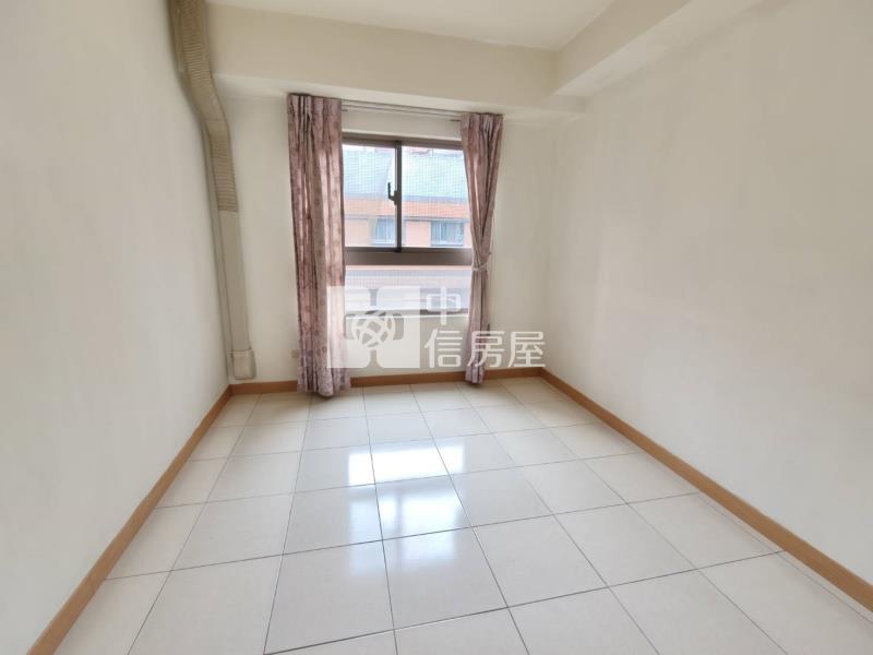 優活21二房車位房屋室內格局與周邊環境