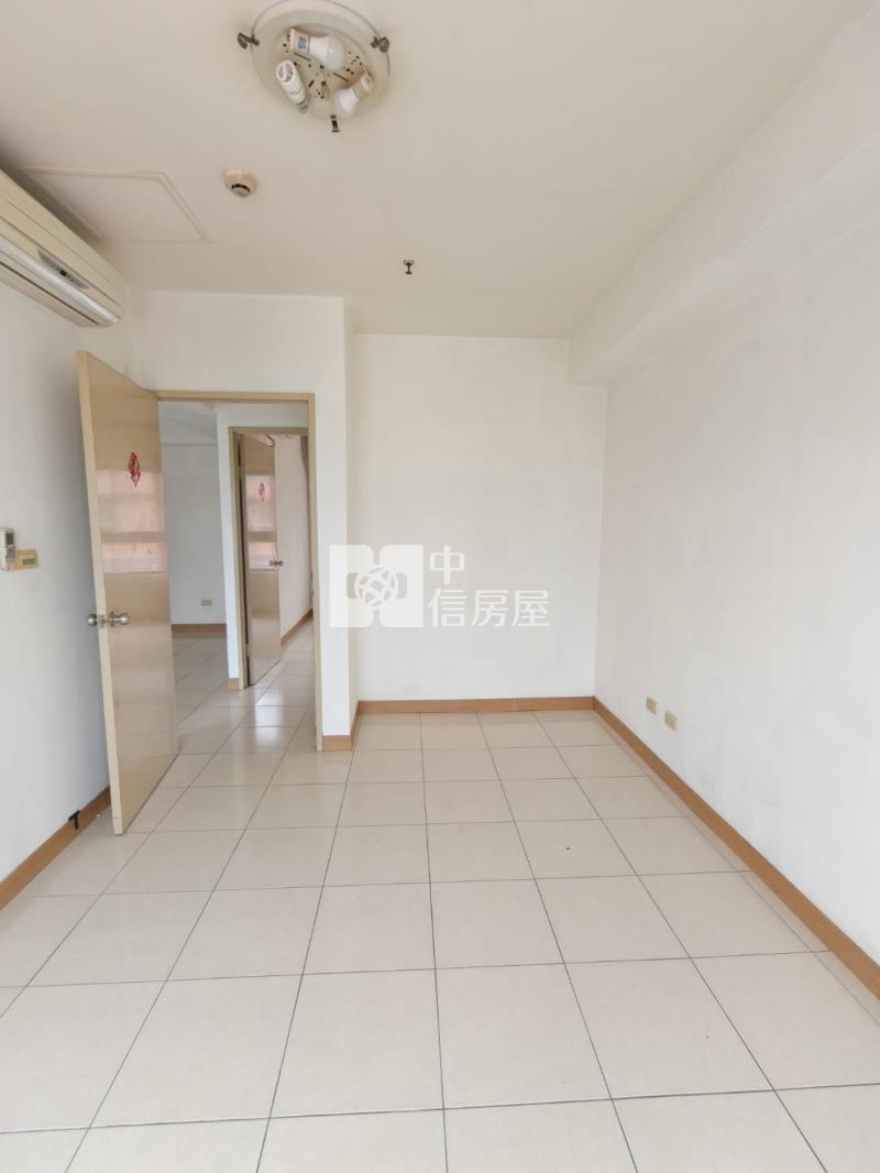 優活21二房車位房屋室內格局與周邊環境