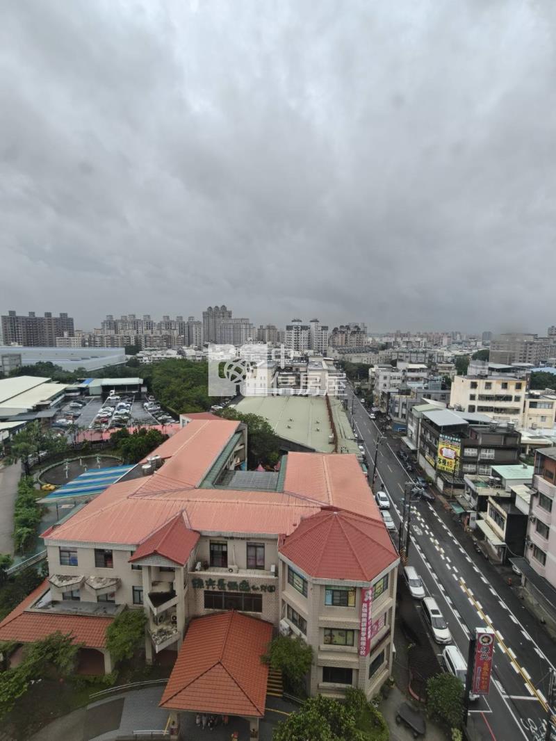 優活21二房車位房屋室內格局與周邊環境