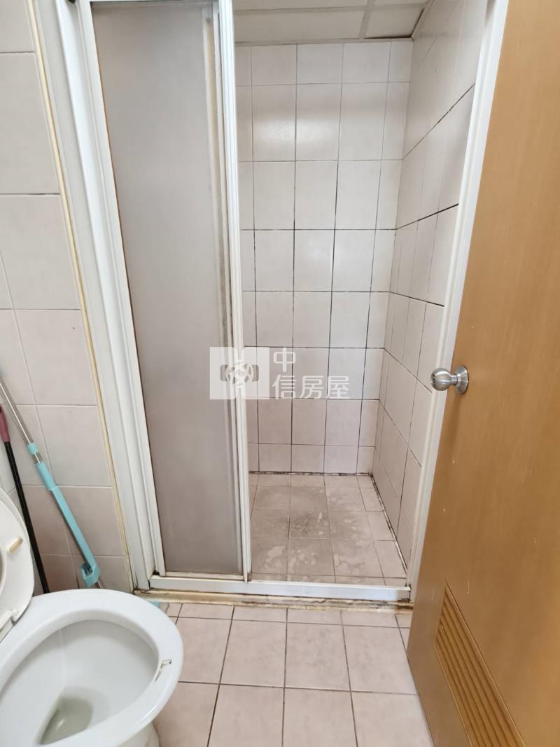 優活21二房車位房屋室內格局與周邊環境