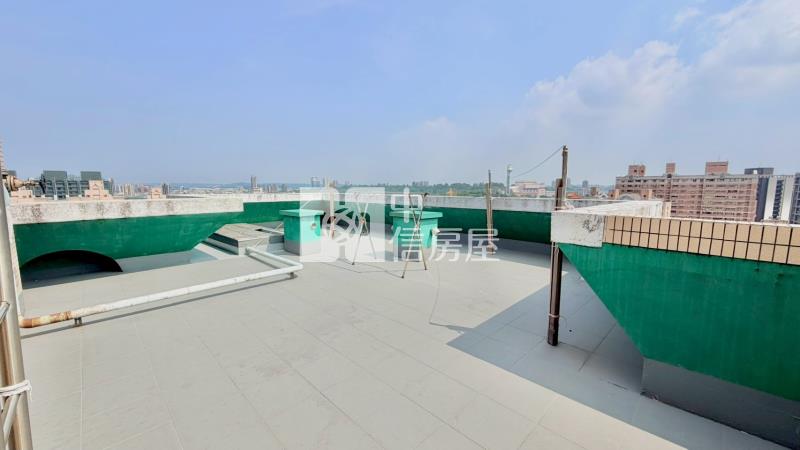 文藻生活圈景觀3+1房~附平面車位房屋室內格局與周邊環境