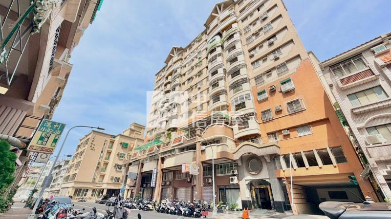 文藻生活圈景觀3+1房~附平面車位房屋室內格局與周邊環境