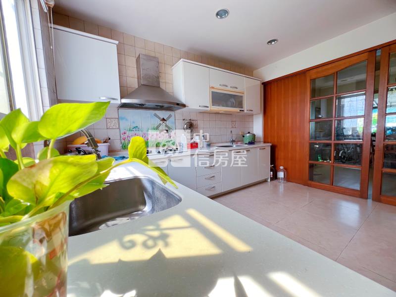 高雄農舍-美濃彩虹農舍房屋室內格局與周邊環境