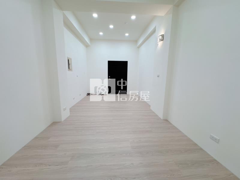 近龍安商圈.文中路.稀有一樓三房車房屋室內格局與周邊環境