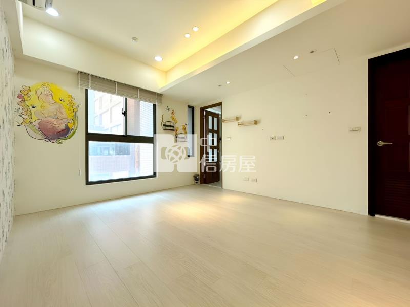 三民國中三房平車精裝戶房屋室內格局與周邊環境