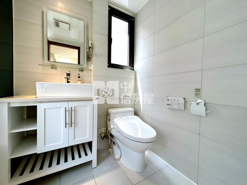 三民國中三房平車精裝戶房屋室內格局與周邊環境