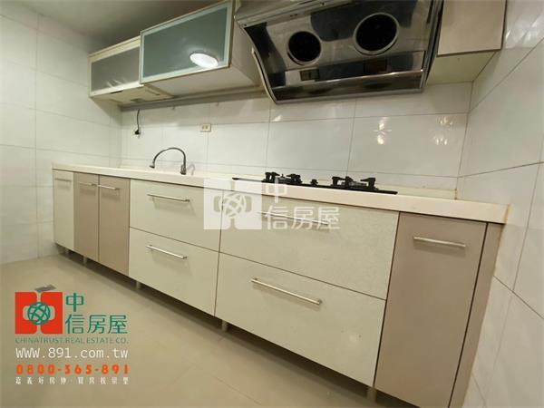 興嘉田字型車庫透天房屋室內格局與周邊環境