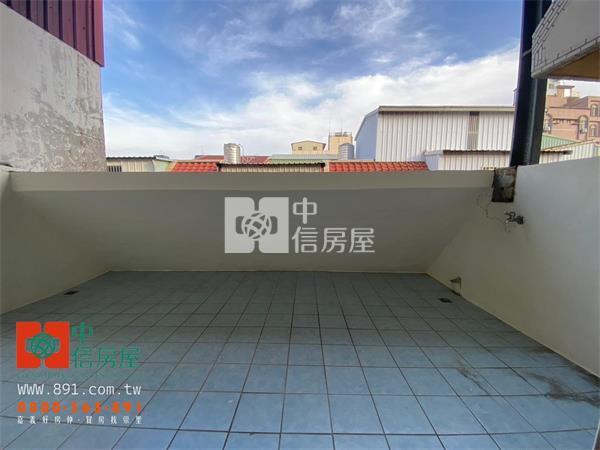 興嘉田字型車庫透天房屋室內格局與周邊環境