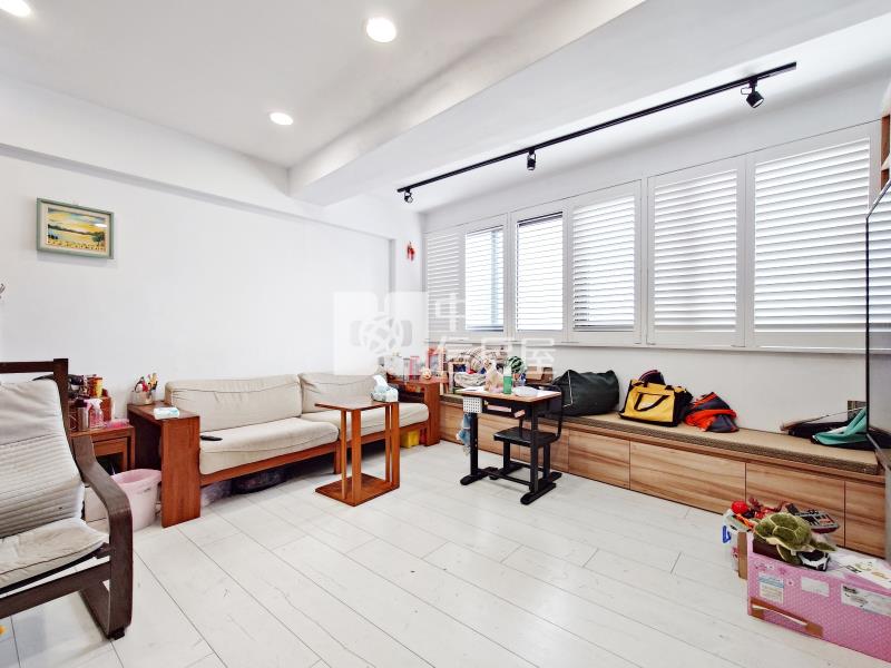 水湳黃金雅緻3樓店住房屋室內格局與周邊環境