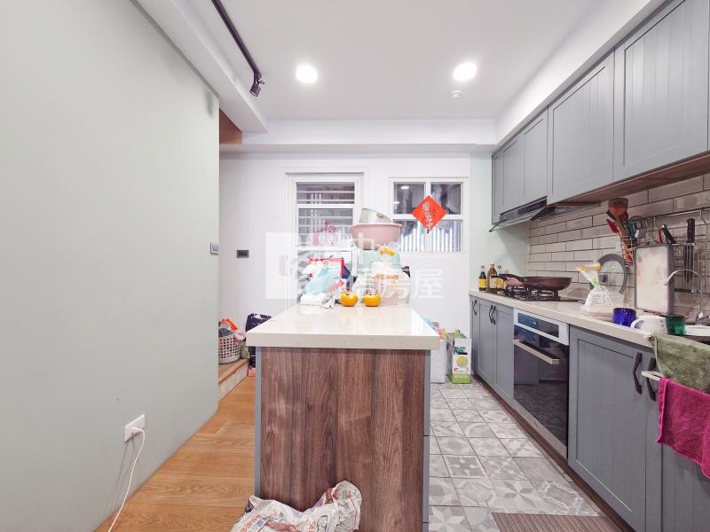 水湳黃金雅緻3樓店住房屋室內格局與周邊環境