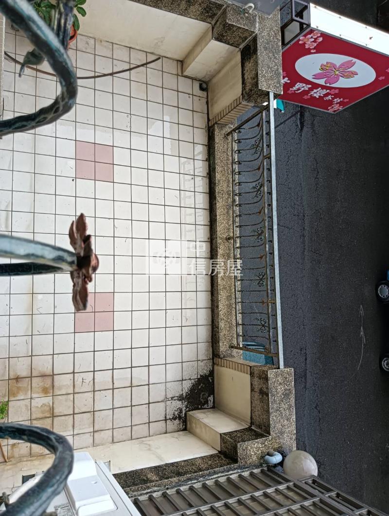 湖內區樹人醫專透天收租金店房屋室內格局與周邊環境